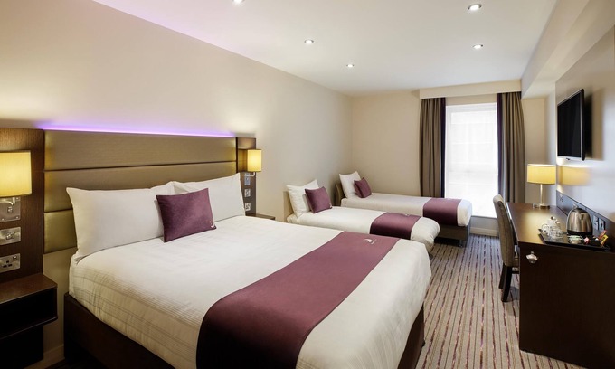 Spetchley Hotel | Premier Inn Worcester - M5 Jct6