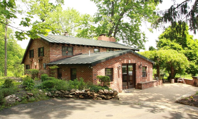 Warrenton House | Premier property(s) sleeps 36.close to Great Meadow Gold Cup Access
