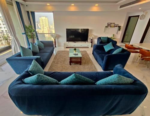 Hiranandani Gardens Apartment | Premium Apartment in Hiranandani Powai by Maxxvalue - Chitranjan