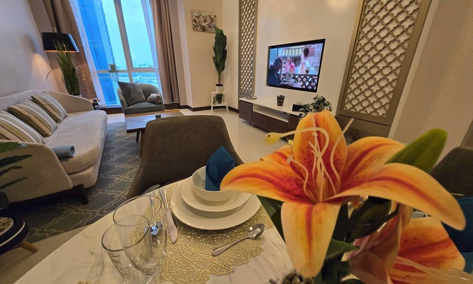 Manama Apartment | Premium apartment Manama 2 bathrooms sea view, pool, spa, saunas, .