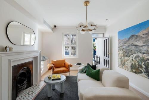 Woolloomooloo Apartment | Premium Apartment with Rooftop Spa & City Views