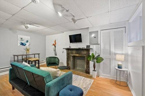 Gayborhood Apartment | Premium Apt In Prime Locale