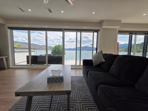 Central Okanagan Apartment | Premium Deluxe PeachView Suites 3BR