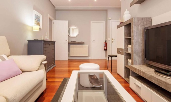 Castanos Apartment | Prestancia apartment by The Urban Hosts