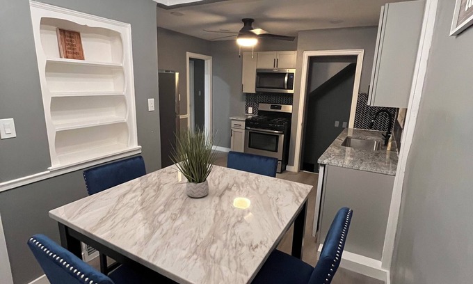 Detroit House | Prestigious 3-bedroom home