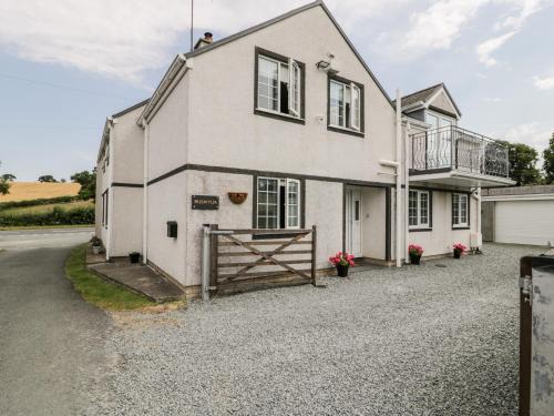 Llangelynin House | Preswylfa