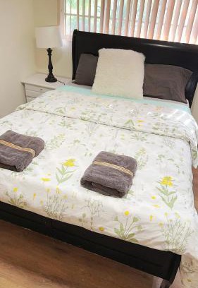 Hacienda Heights House | Pretty bedroom private bathroom
