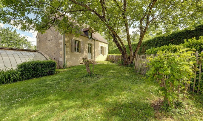 Raveau Cottage | Pretty country house with access to swimming pool, sauna and Scandinavian bath