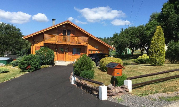 Laveline-devant-Bruyeres Ski Chalet | Pretty little chalet in a peaceful setting near Gérardmer