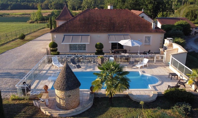 Pazayac House | Pretty house with swimming pool in Périgord