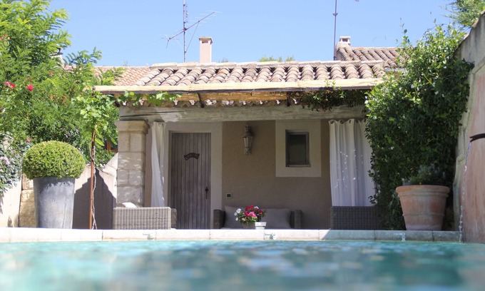 St.-Remy-de-Provence House | pretty mazet with swimming pool 2 steps from the village center