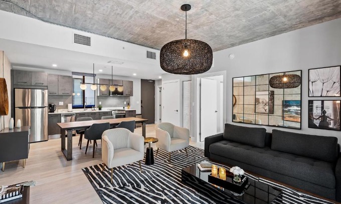 Flagler Village Apartment | Pretty Rola 201 Luxury 1B1B w King Bed at Downtown Fort Lauderdale