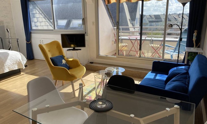 Saint-Cast-le-Guildo Apartment | Pretty tastefully decorated studio in a residence with swimming pool and 150 m from the main beach