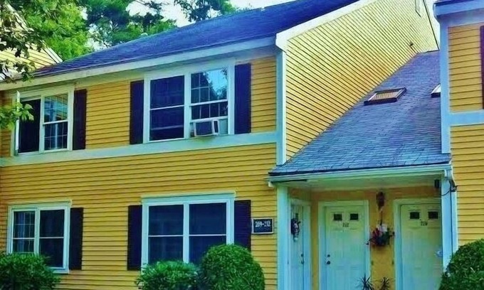 Old Orchard Beach Condo | Price reduced: Furnished 2 BR/2 Bath Condo, right off I-95, 1 mile to beach