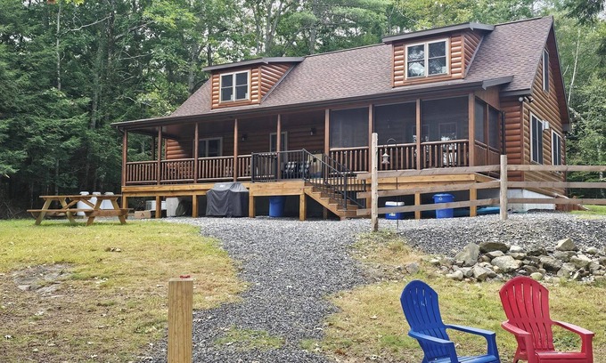 Weeks Mills Cabin | Price's Point - Cabin on the water