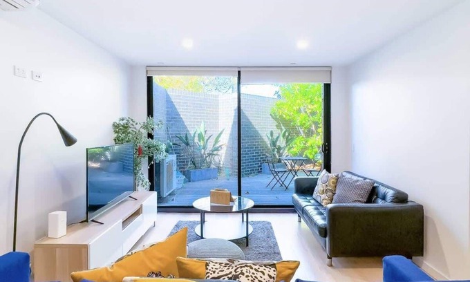 Bentleigh Apartment | Pride Modern 2BR Apt in Bentleigh Private Garden Free Parking