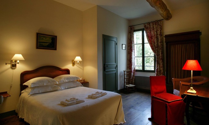 Berneuil-sur-Aisne House | Prieuré de Rochefort: a haven of peace at the edge of the forests of Picardie