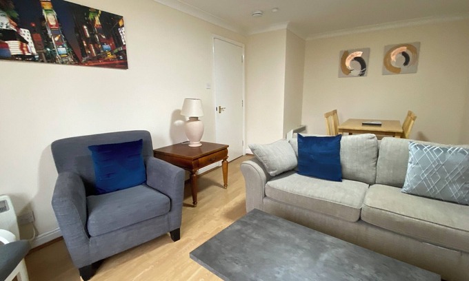 St. Davids Apartment | Prime Bridge View D/Bay by Three Bridges Apartments