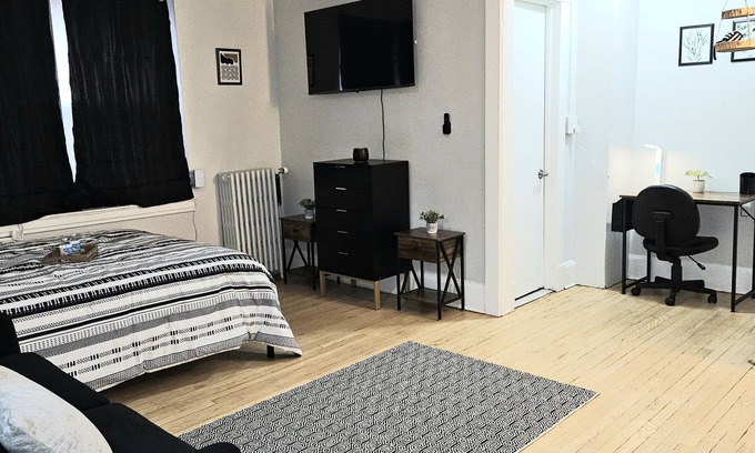 Dwight Apartment | Prime location, 2 min from Yale!