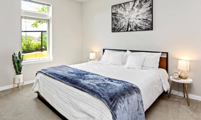 Fairfax Apartment | Prime Location 2BRM Home |Fairfax| Free Parking