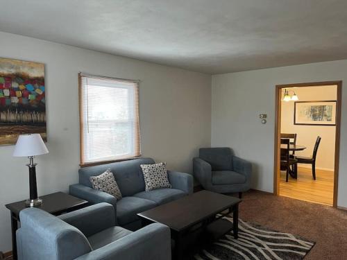 Springfield Apartment | Prime Location Amazing Unit Close to Downtown - 2 queen beds