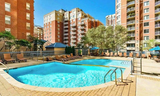 Ballston Apartment | Prime Location Apt Near Ballston