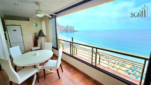 Benidorm Apartment | Primera línea de playa- First line Beach
