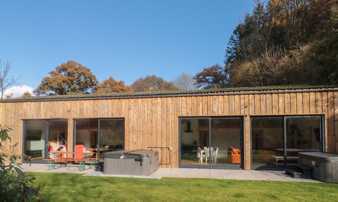 Bampton Cottage | PRIMROSE, pet friendly, character holiday cottage in Bampton, Devon