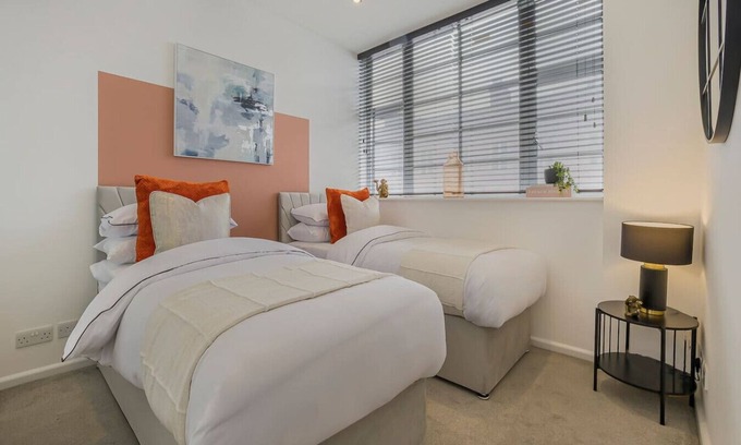 Brighton City Centre Apartment | Princes Suite | Sleeps up to 3 | Central