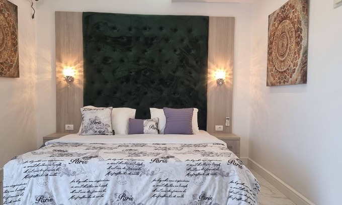 Ulcinj Apartment | PRINCESS Valdanos - Fabulous Charming studio with terrace, garden view AC & WiFi