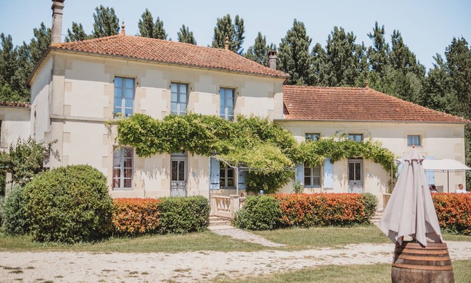 Cherves-Richemont House | Principale - Large 3 bedroom gite with pool