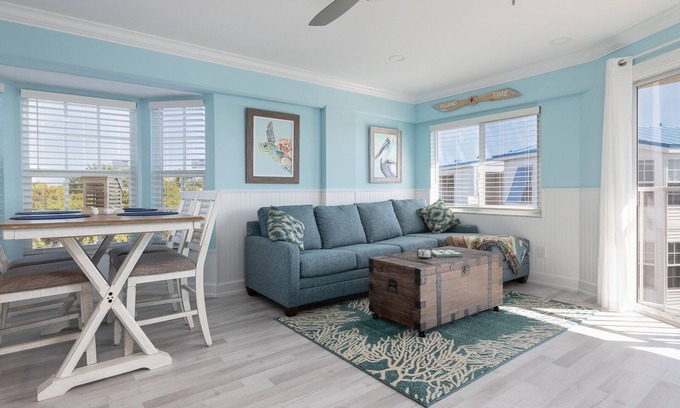Tavernier Condo | Pristine Top Floor Oceanfront Condo 5 min from Top Local Attractions