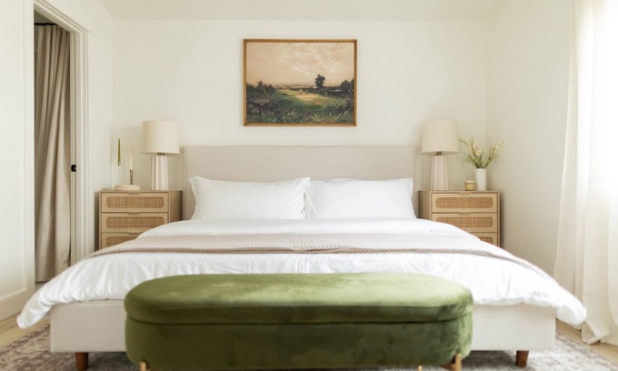 Bend House | Pristine Tranquil Retreat on Canal