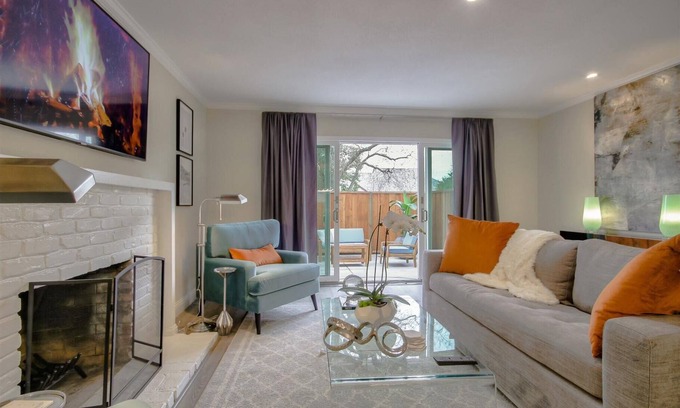 Walnut Creek House | Pristine Walnut Creek Retreat | Newly Remodeled