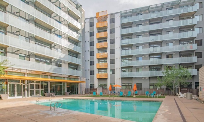 Evans Churchill Apartment | Pristine2BD | Central DT| Gym+Pool+Parking Sleeps8