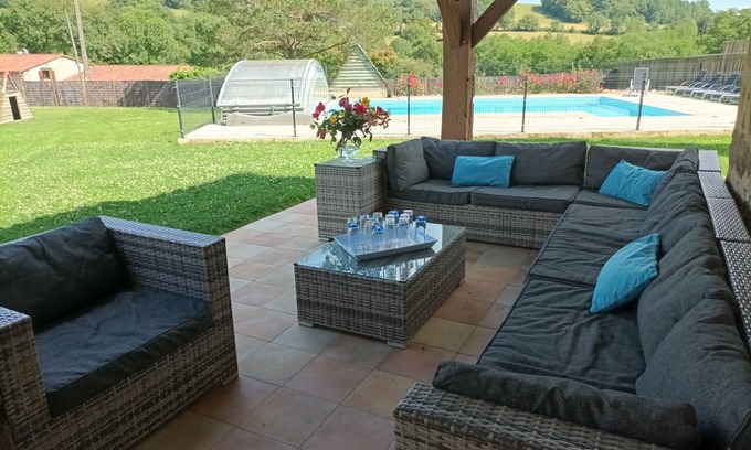 Saint-Martin-de-Fressengeas Villa | Private area for 24 people, private heated pool, Jacuzzi, sauna, fitness.