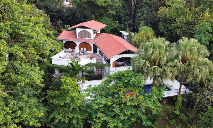 Manuel Antonio Villa | Privacy, Elegance, Security, Private Pool & Nature Reserve