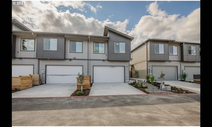 Troutdale House | Private 1Bed 1Bath Guest Suite w/1 Parking Spot minutes from Edgefield