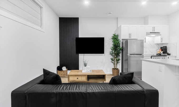 Calgary Apartment | Private 1BR Suite | Private Access | 15 mins to Calgary Intl Airport (YYC).