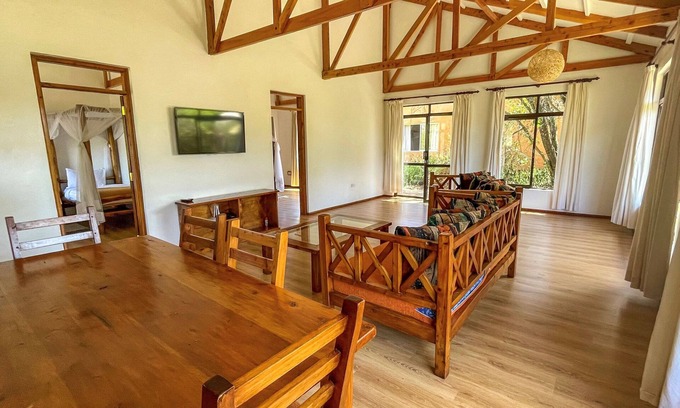 Baruti West House | Private 2 bedroom getaway within a beautiful resort