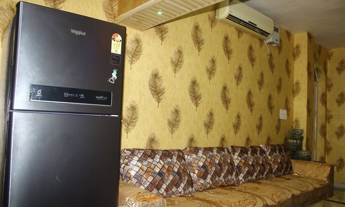 Hari Nagar Apartment | Private 2BHK Garden House with Wifi + Bonfire + Barbeque