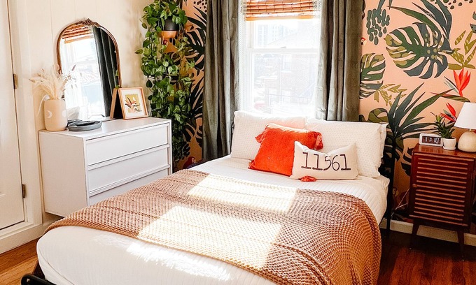 Long Beach Apartment | Private 2nd story apartment in the heart of Long Beach- Pura Vida!