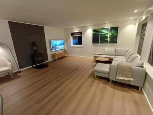 Leknes House | Private 4 bedroom getaway in Lofoten