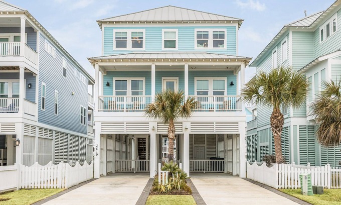 Beachside Village House | Private 5/4.5 Home Steps from Beach and minutes from Galveston attractions
