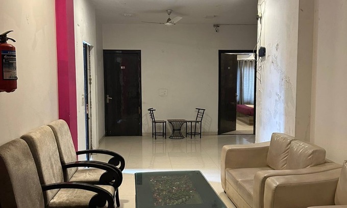 South City I Apartment | Private 5bedrum party floor in central Gurgaon