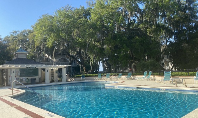 St. Simons Island Condo | Private and quiet condo on North end of SSI. 30 day minimum. n