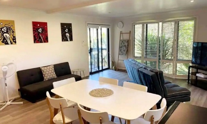 Port Macquarie Apartment | Private and Spacious (family) Studio, only 5 mins drive from the beach