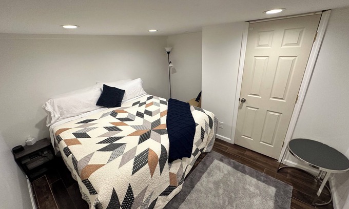 Culleoka Apartment | Private apartment at Scribners Mill - California King Bed