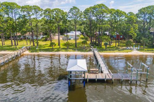 Panacea House | Private Beach and Dock Waterfront Panacea Retreat!