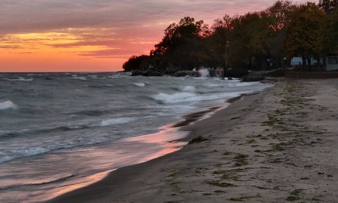 Kingsville House | Private beach on Lake Erie, beach games & toys.